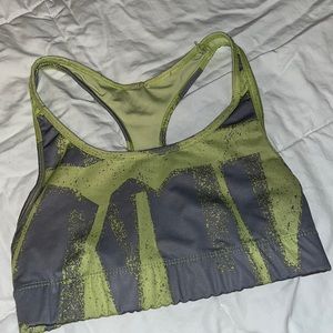 Sports bra